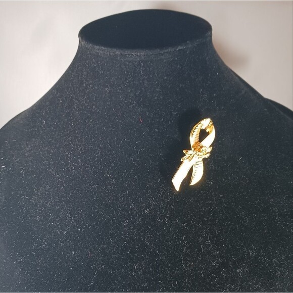 Vintage Avon Pink Enamel Cancer Awareness Pin Brooch - Picture 3 of 8